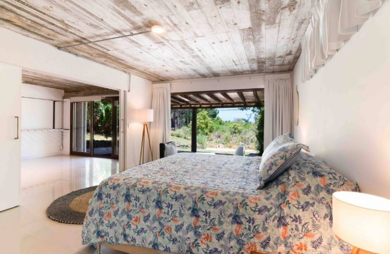Linda casa de estilo colonial en altos de La Barra